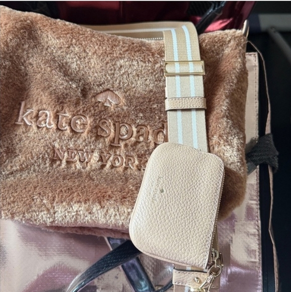 Like new Kate Spade New York Rosie Faux Fur Medium Crossbody Regular price$429 - Picture 4 of 7